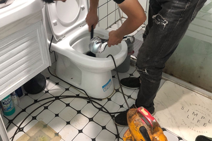 隰县马桶堵塞自己疏通还是找师傅？专业上门服务让你省时更省心